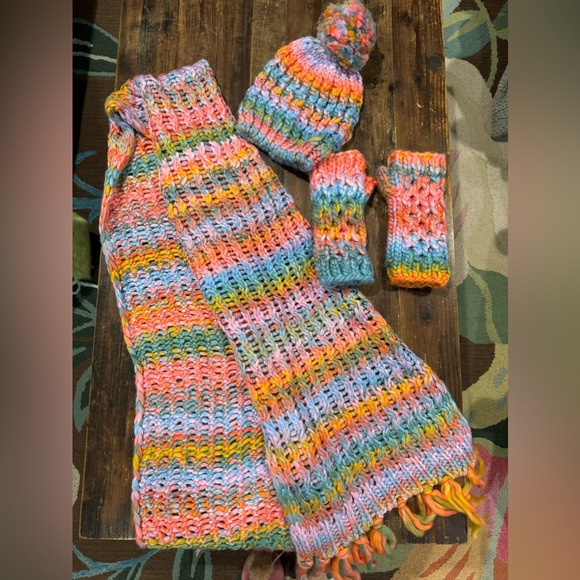 NEW! 4 piece GAP Honeycomb knits set in Rainbow Multi - Picture 4 of 7